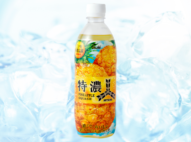 <p style="font-size: 12px; text-align: center;"><span class="orange">ひんやりドリンクで<br />
水分補給&リフレッシュ！</span></p>
<p style="font-size: 13px;"><span class="black">パイン本来の濃厚な香りと味わいが楽しめる、爽快な飲み心地の炭酸飲料。まるで飲む果実のような、“濃くて、おいしい”1本です。</span></p>
